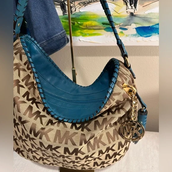 Michael Kors Bennet Large Signature Logo Shoulder Hobo Bag with COA - Picture 2 of 7